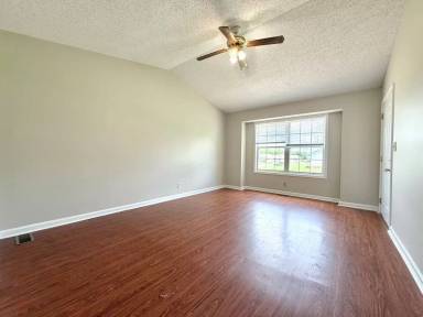 Main picture of 401 Old Glory Ln