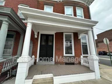 Main picture of 701 Walnut St