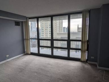 Main picture of 10 E Ontario St Apartments