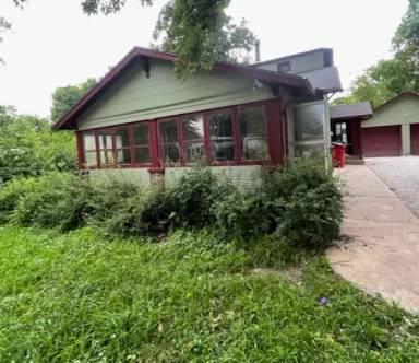 Main picture of 547 S Evanston Ave