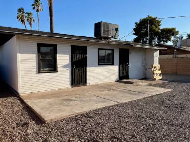 Main picture of 2936 E Granada Rd