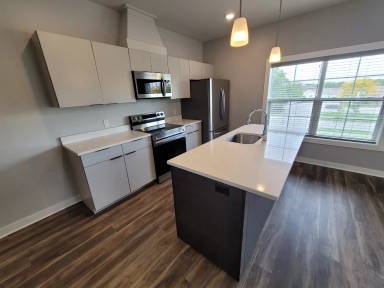 Main picture of 667 Hastings Ave