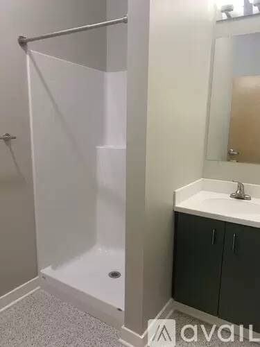 Main picture of 107 W Center St