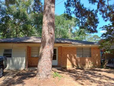 Main picture of 304 Forest Ave
