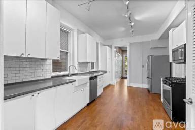 Main picture of 1102 N Wolcott Ave