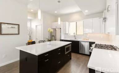 Main picture of 3233 Tejon St