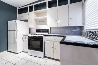 Main picture of 709 W 26th St
