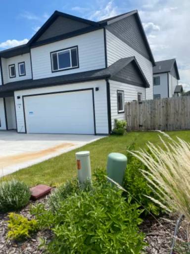 Main picture of 1200 Glider Ln