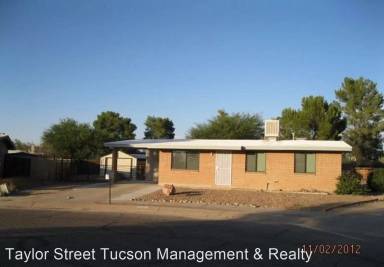 Main picture of 7393 N Dickinson Pl