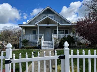 Main picture of 25 N Summit St