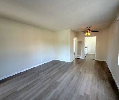 Main picture of 711 W Cota St