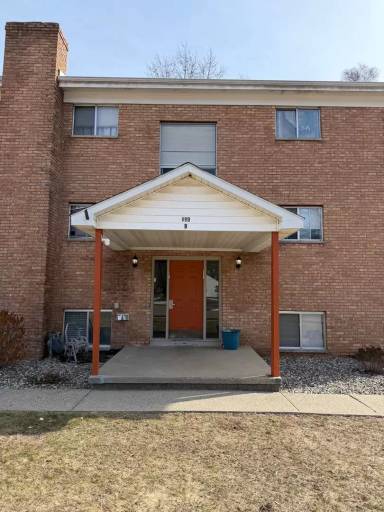 Main picture of 890 Parkview Ave