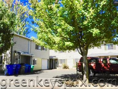 Main picture of 7137 SE Steele St