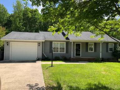 Main picture of 402 Cleveland Ct