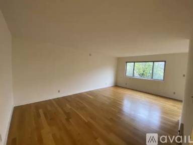 Main picture of 690 Mariposa Ave