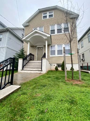 Main picture of 1011 Kilsyth Rd - 2A Front
