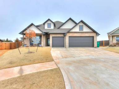 Main picture of 19121 Grove Pkwy