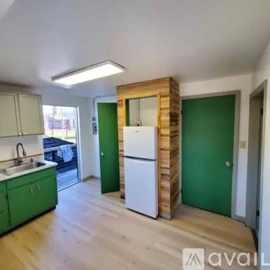 Main picture of 512 Hepburn St