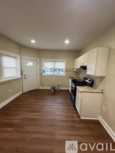 Main picture of 2046 S 68th St