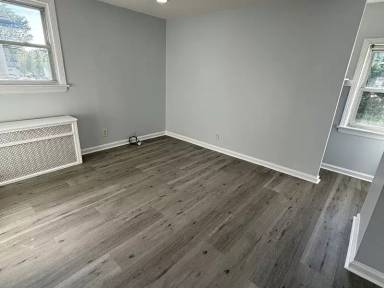 Main picture of 87 E 2nd St