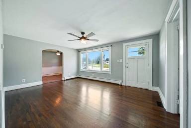 Main picture of 1266 18th St NE