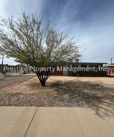 Main picture of 2801 N Magnolia Ave