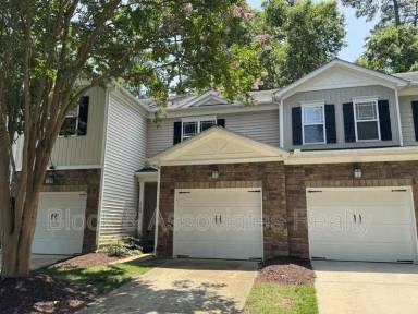 Main picture of 4705 Lawhorn St