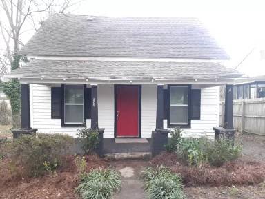 Main picture of 205 E Maryland Ave