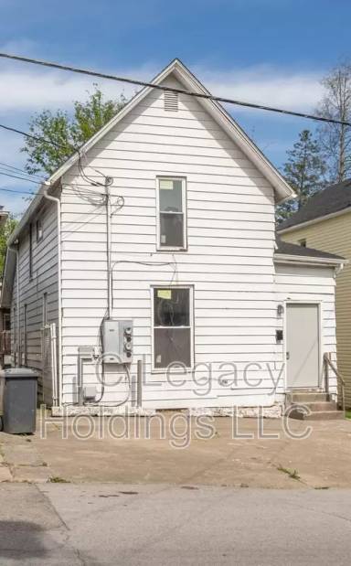 Main picture of 419 Walnut Ave