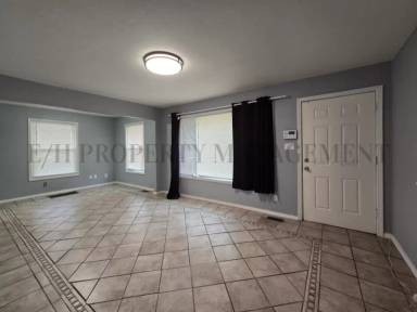 Main picture of 1305 W Lotus St