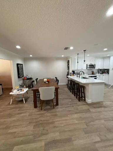 Main picture of 178 Bermuda Ct