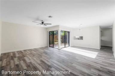 Main picture of 624 SE 12th Ct
