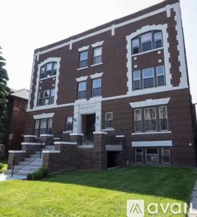 Main picture of 651 W Hancock St
