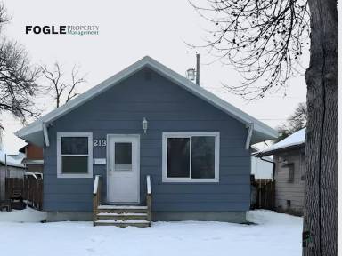Main picture of 213 4th St W