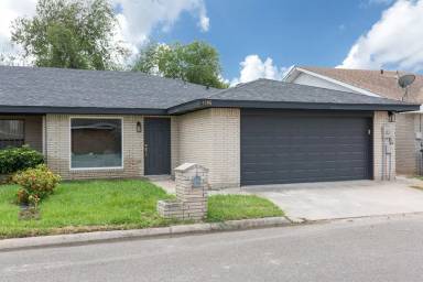 Main picture of 1593-1595 W Gastel Cir