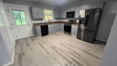 Main picture of 1533 13th St SE