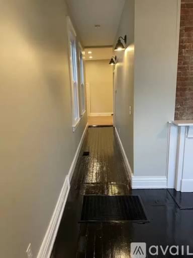 Main picture of 1028 E Saint Catherine St