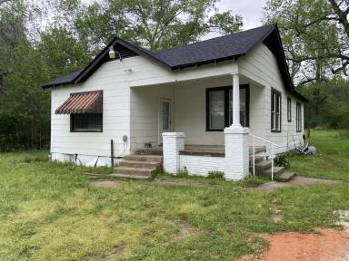 Main picture of 7632 US Highway 80 W