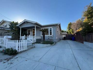 Main picture of 323 Mountain View Ave