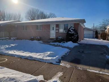 Main picture of 29215 Elmwood St