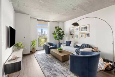 Main picture of 150 W Maypole Ave