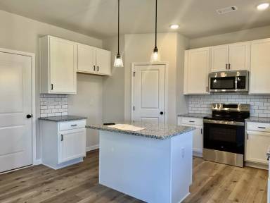 Main picture of 389 Fox Creek Dr