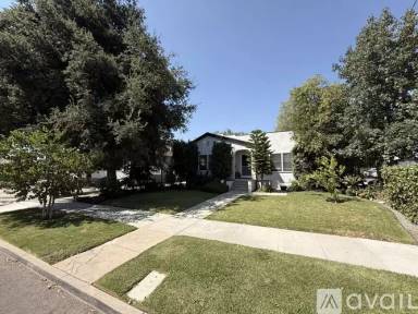 Main picture of 237 W 12th St