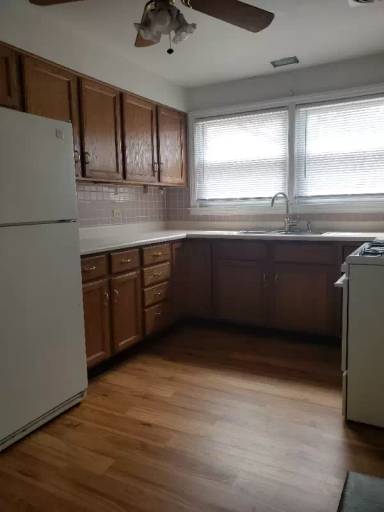 Main picture of 9103 Lamon Ave