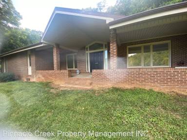 Main picture of 103 Cypress Ln