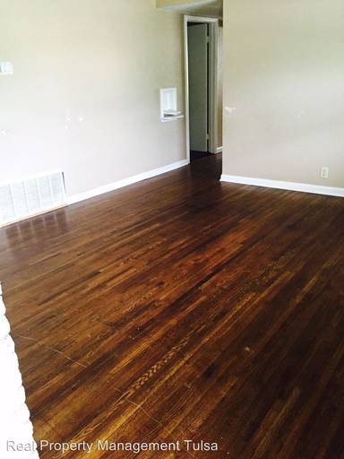 Main picture of 651 E 51st Pl N