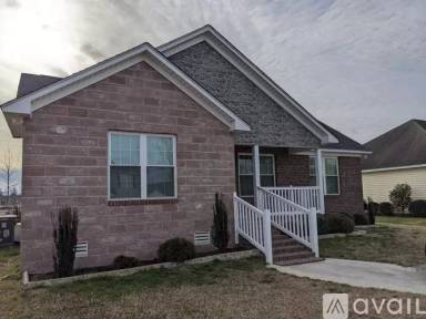 Main picture of 4001 Saxby Ln NW