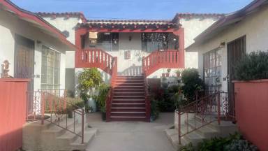 Main picture of 790 Saint Louis Ave