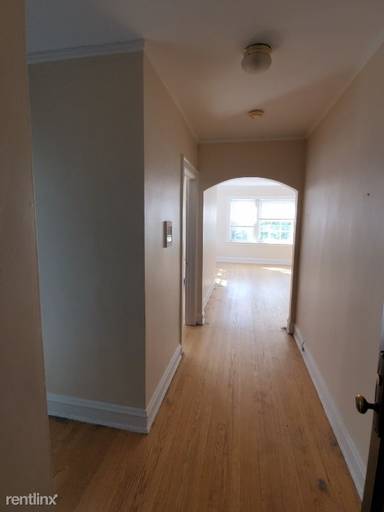Main picture of 1720 W Albion Ave