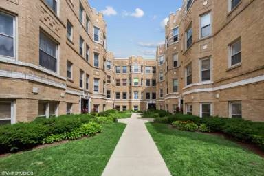 Main picture of 1634 W Columbia Ave